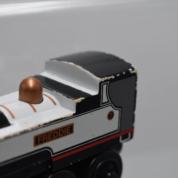 2003 Fearless Freddie Pink Cheeks Thomas & Friends Wooden Railway Train Engine - Picture 4 of 11